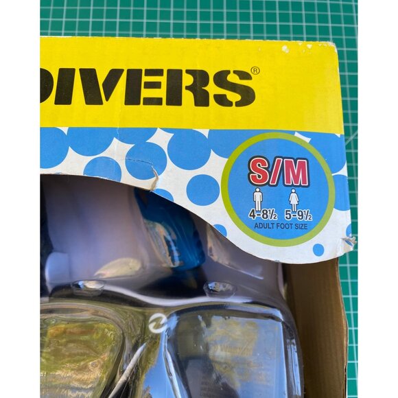 U.S. Divers Silicone Adult Snorkeling Set S/M With Mask Snorkel & Fins - Picture 2 of 6